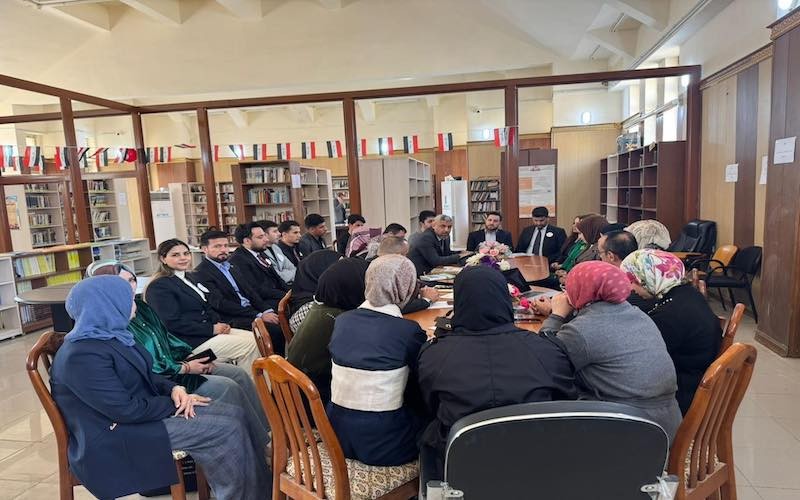 جلسات حوارية وورش إبداعية ...