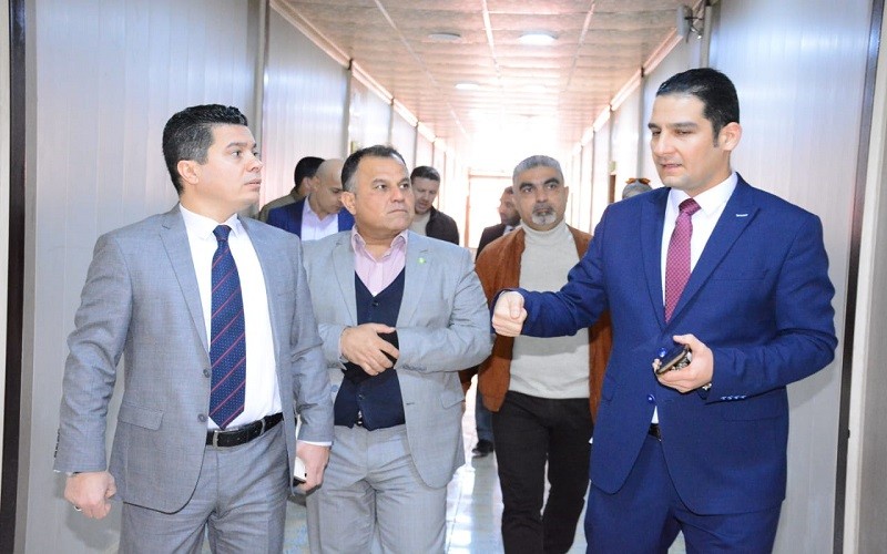 كلية القانون تستقبل اللجنة ...