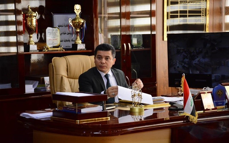 عميد كلية القانون والعلوم ...