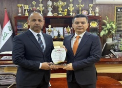 عمادة كلية القانون والعلوم السياسية تُكرّم أحد تدريسيي الكلية