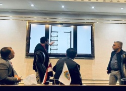 عميد كلية القانون والعلوم السياسية يستعرض الخطط الطموحة لتطوير مرافق الكلية مع لجان الصيانة والترميم