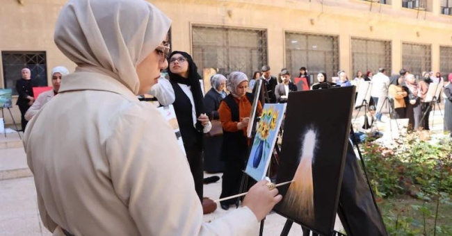 طلبة كلية القانون والعلوم السياسية يجسدون إبداعاتهم في مهرجان الفنون التشكيلية بجامعة كركوك
