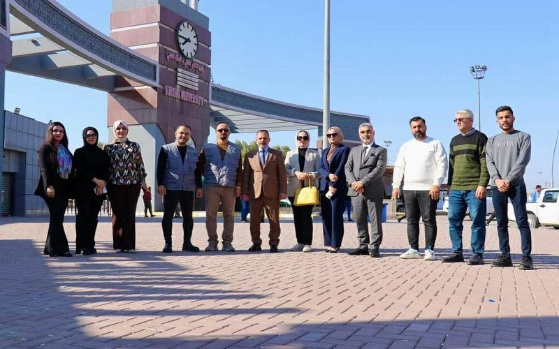 كلية القانون والعلوم السياسية تشارك جامعتها في تنفيذ حملة التشجير في اروقتها وباحاتها