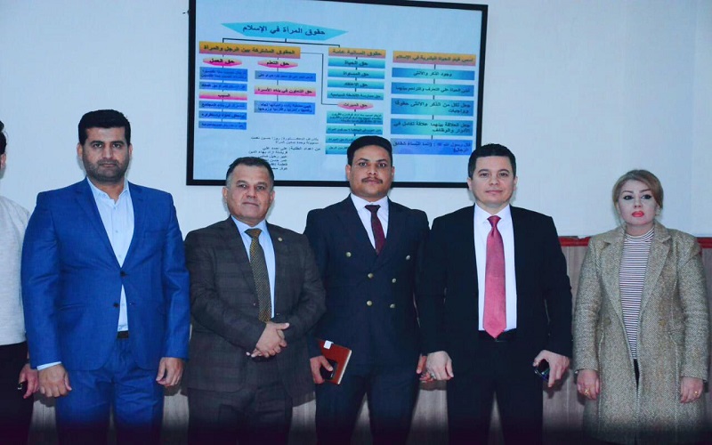 طلبة كلية القانون والعلوم السياسية ينشرون بوسترات عن حقوق المرأة