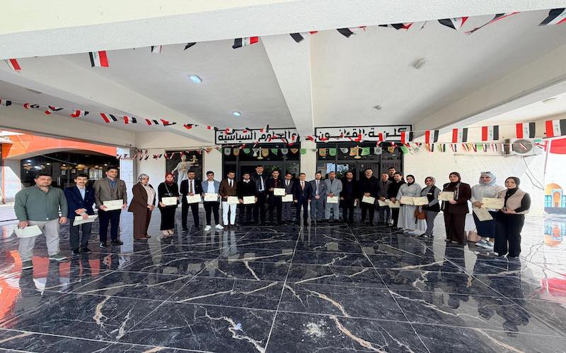 عميد كلية القانون والعلوم السياسية يُكرم ممثلي الطلبة تثميناً لدورهم في تعزيز التواصل الأكاديمي