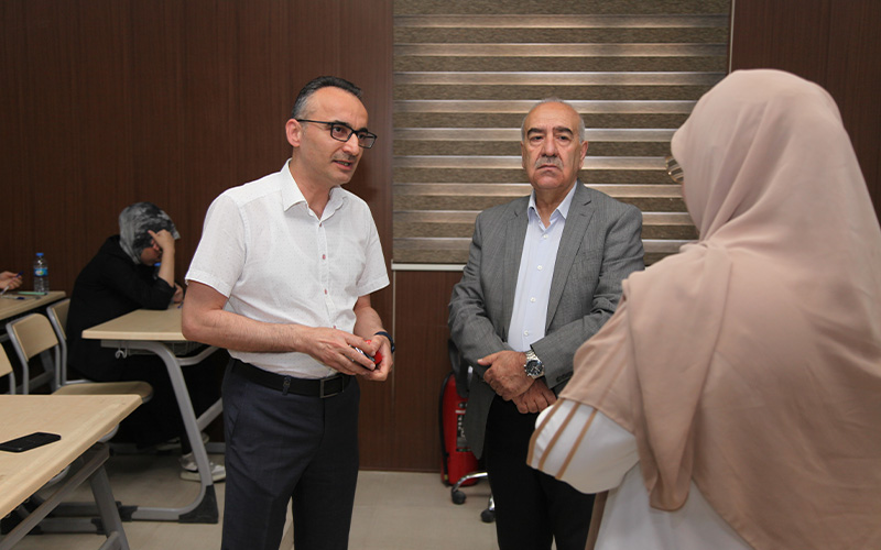 الامتحانات ...