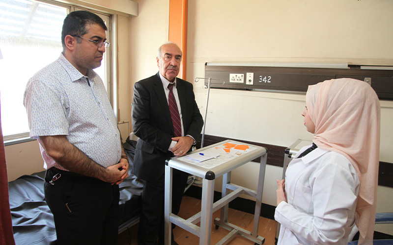 كلية الطب في ...