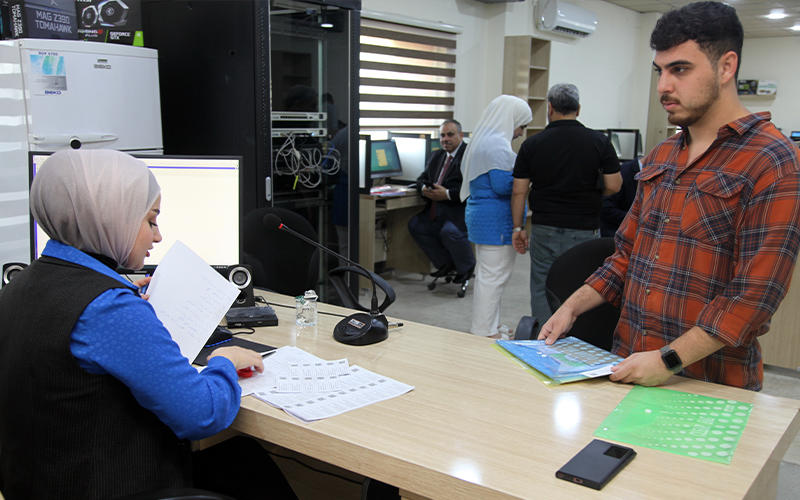 كلية الطب تباشر ...