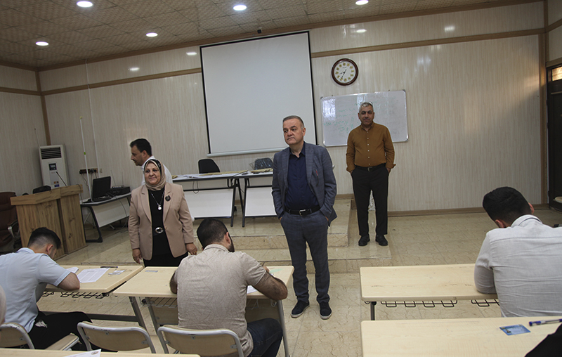 عميد كلية الطب  ...