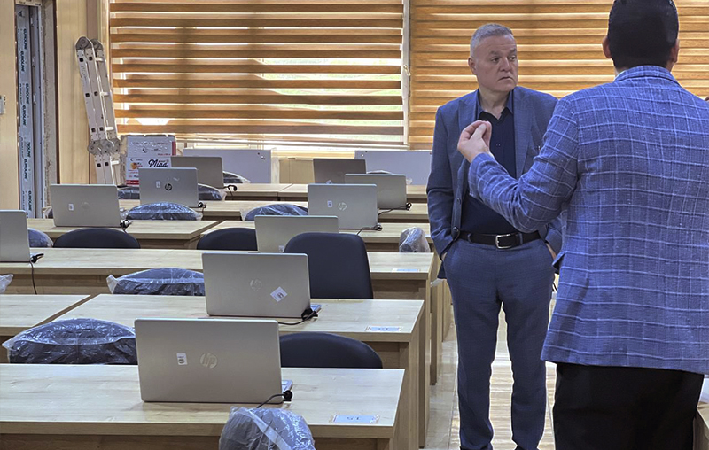 عميد كلية الطب ...