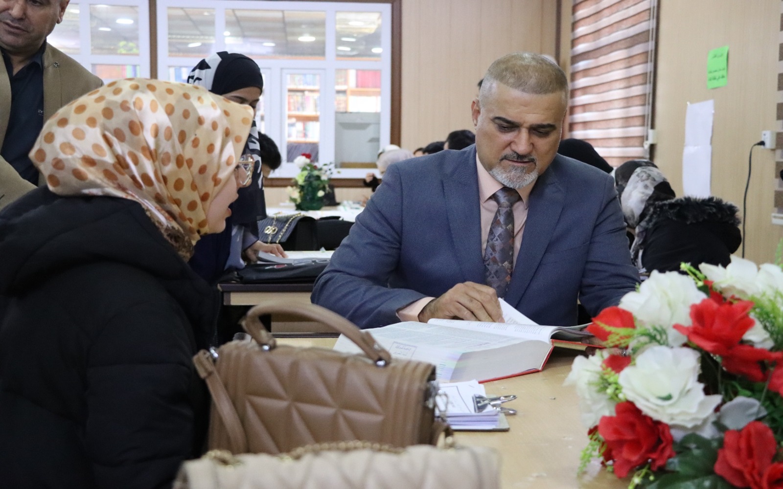   أقبال كبير للطلبة على شعبة المكتبة في ظل مبادرة ( إقرأ )