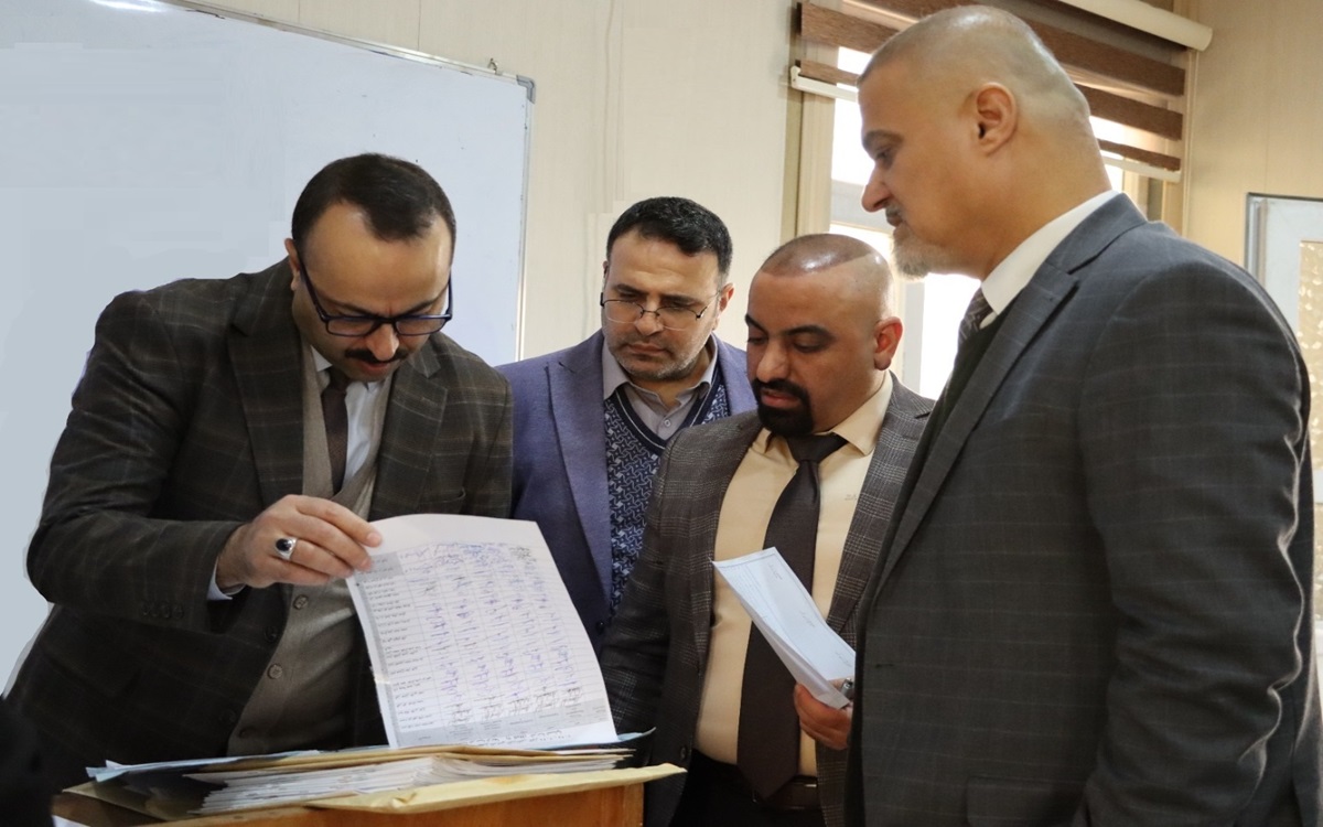 لجنة مركزية من جامعة كركوك تتفقد سير الامتحانات واللجنة الامتحانية في كلية التمريض