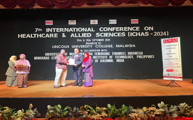 السيد عميد كلية التمريض يشارك في مؤتمر دولي في دولة ماليزيا