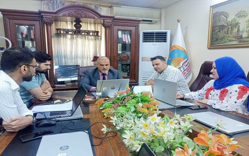 السيد عميد كلية التمريض يترأس اجتماعاً لتحديث الموقع الالكتروني و لضمان متطلبات  الأعتماد البرامجي في كلية التمريض