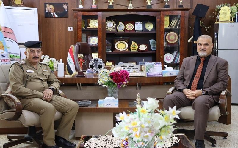 نائب قائد شرطة كركوك يزور كلية التمريض