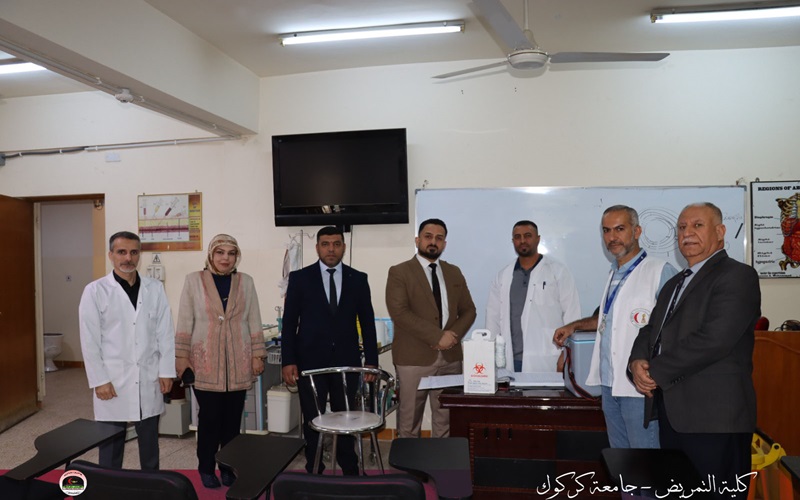 كلية التمريض جامعة كركوك تجري تطعيم الكادر التعليمي والاداري والطلبة بلقاح الانفلونزا الموسمية