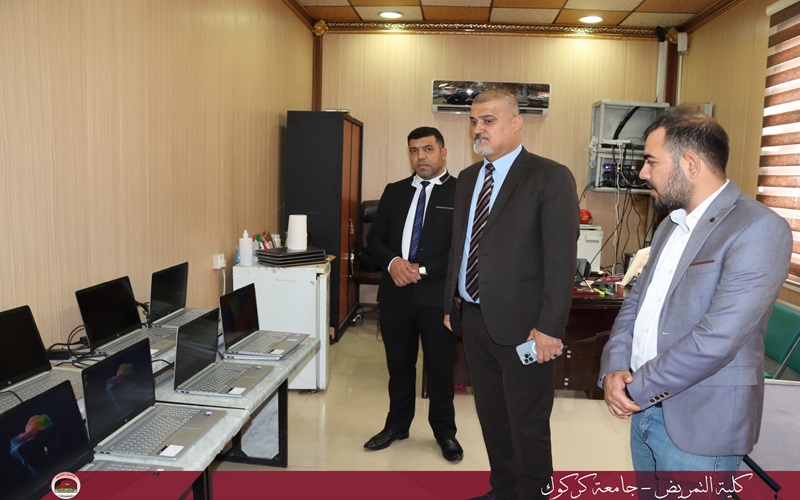 السيد عميد كلية التمريض يتفقد شعبتي الانترنيت والمكتبة
