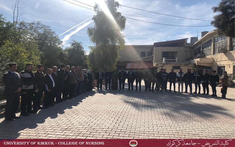 كلية التمريض تنظم وقفة تضامنية مع المراة الفلسطينية في غزة 