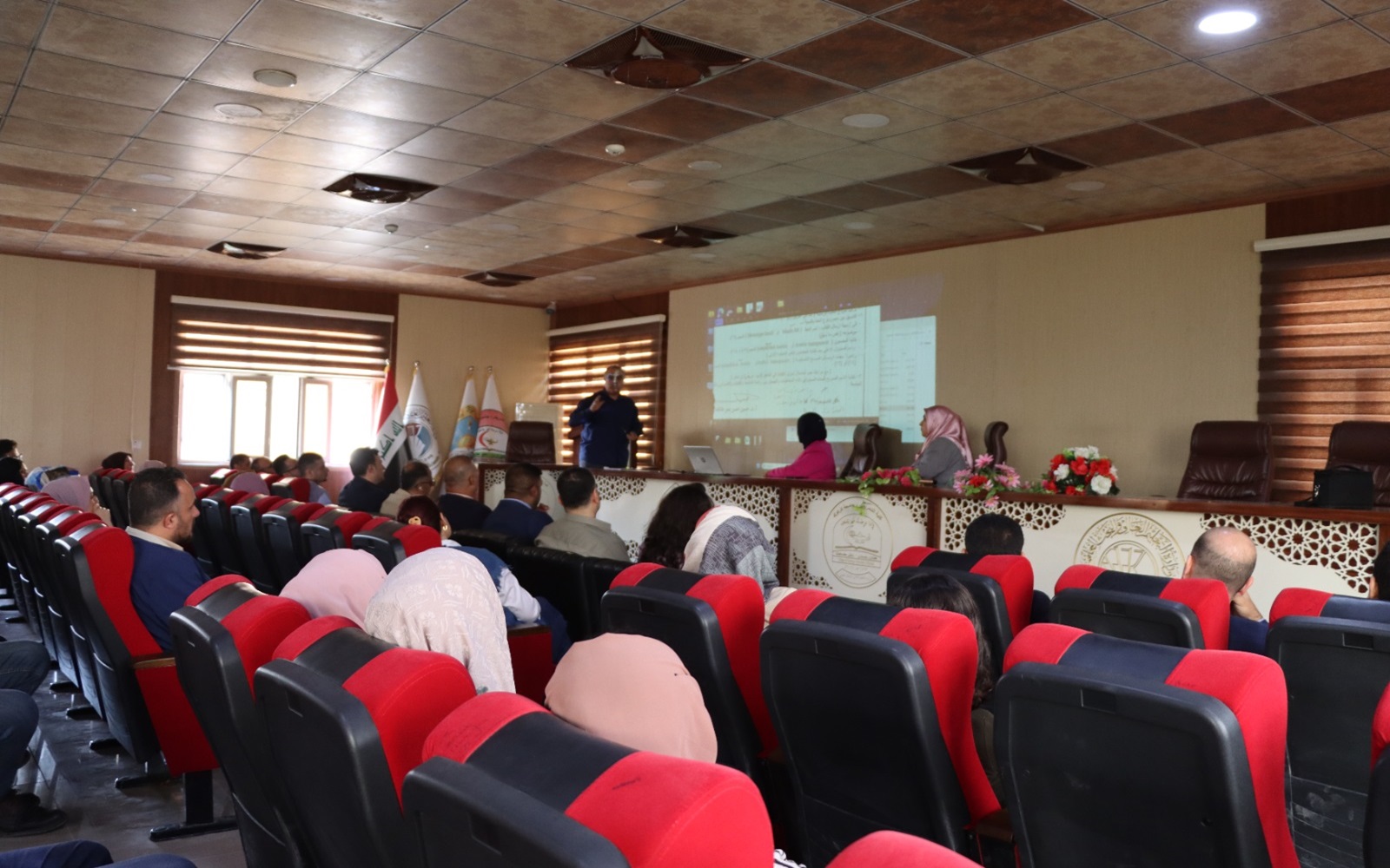 كلية التمريض تقيم ورشة عمل حول المخاطبات الرسمية بين شعب ووحدات الكلية والجامعة