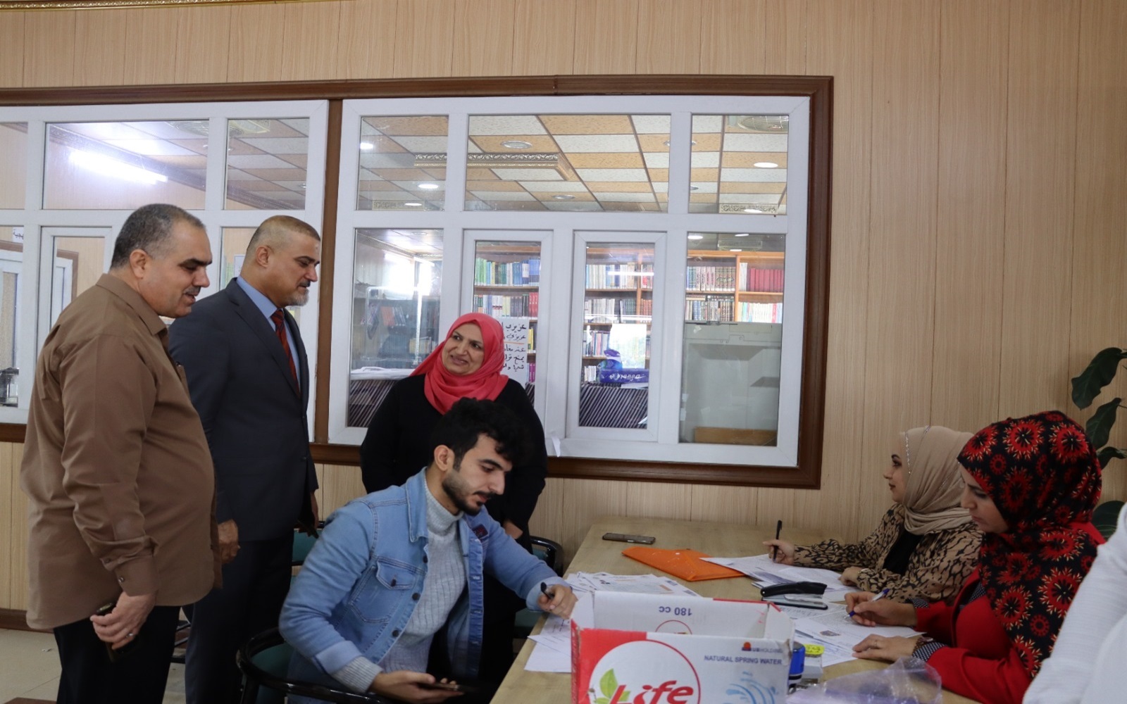 السيد عميد كلية التمريض يتابع القبول للدراسة المسائية للعام الدراسي 2024 / 2025