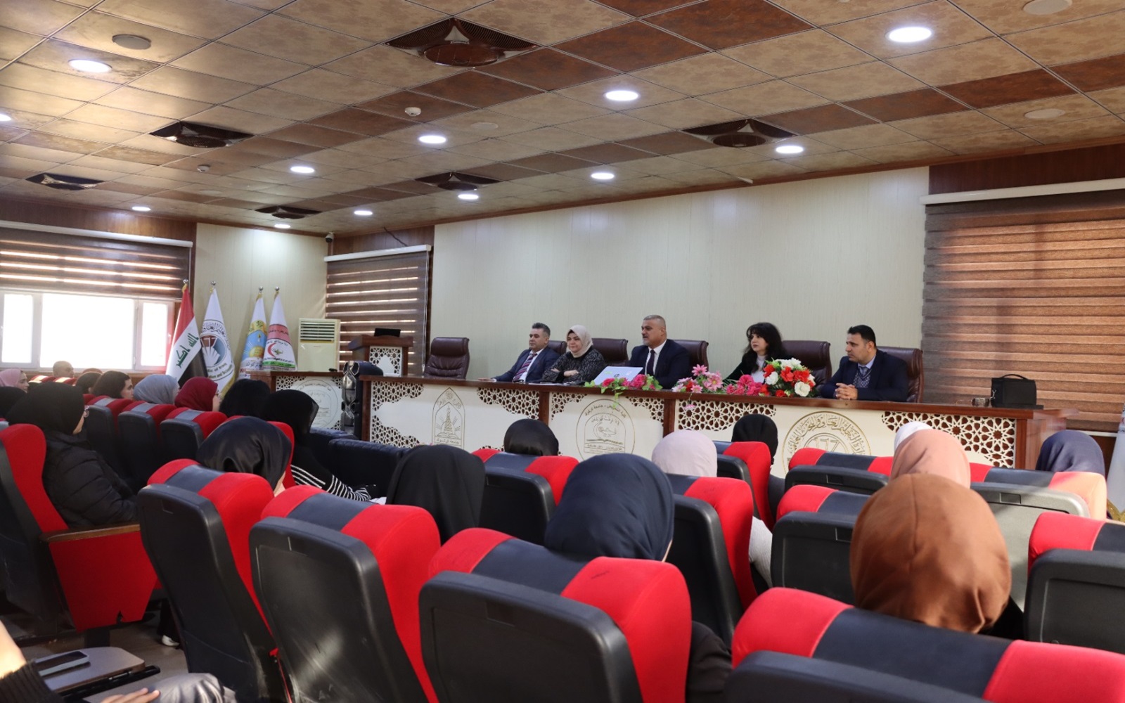 كلية التمريض تقيم ورشة عمل حول تعريف طلبة المرحلة الاولى / الدراسة الصباحية بقانون وتعليمات إنضباط الطلبة