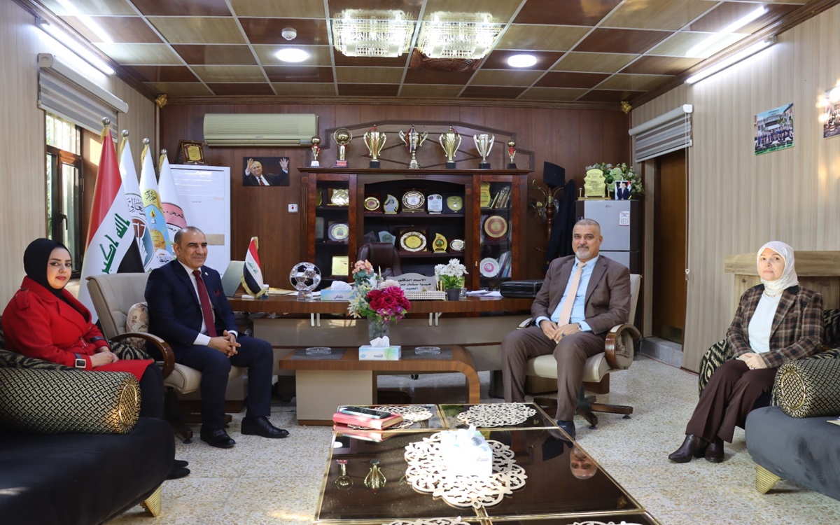 لجنة مركزية تطلع على نشاطات مبادرة &quot;اقرأ&quot; في كلية التمريض / جامعة كركوك