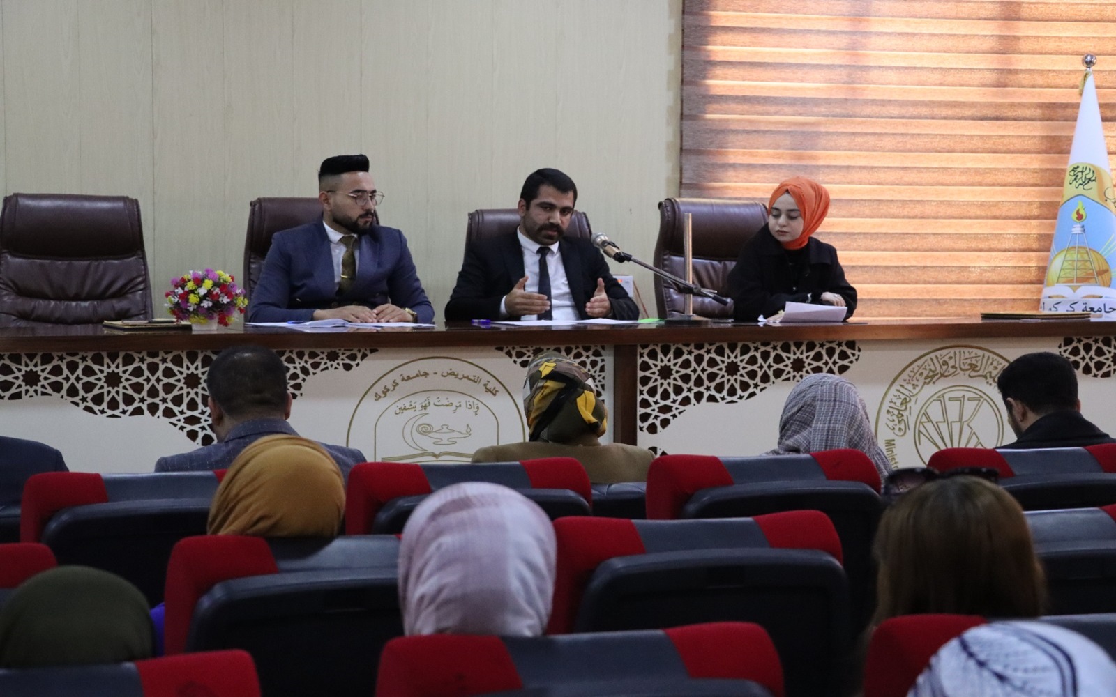 كلية التمريض تنظم الندوة الموسومة حول الإبتزاز الألكتروني 