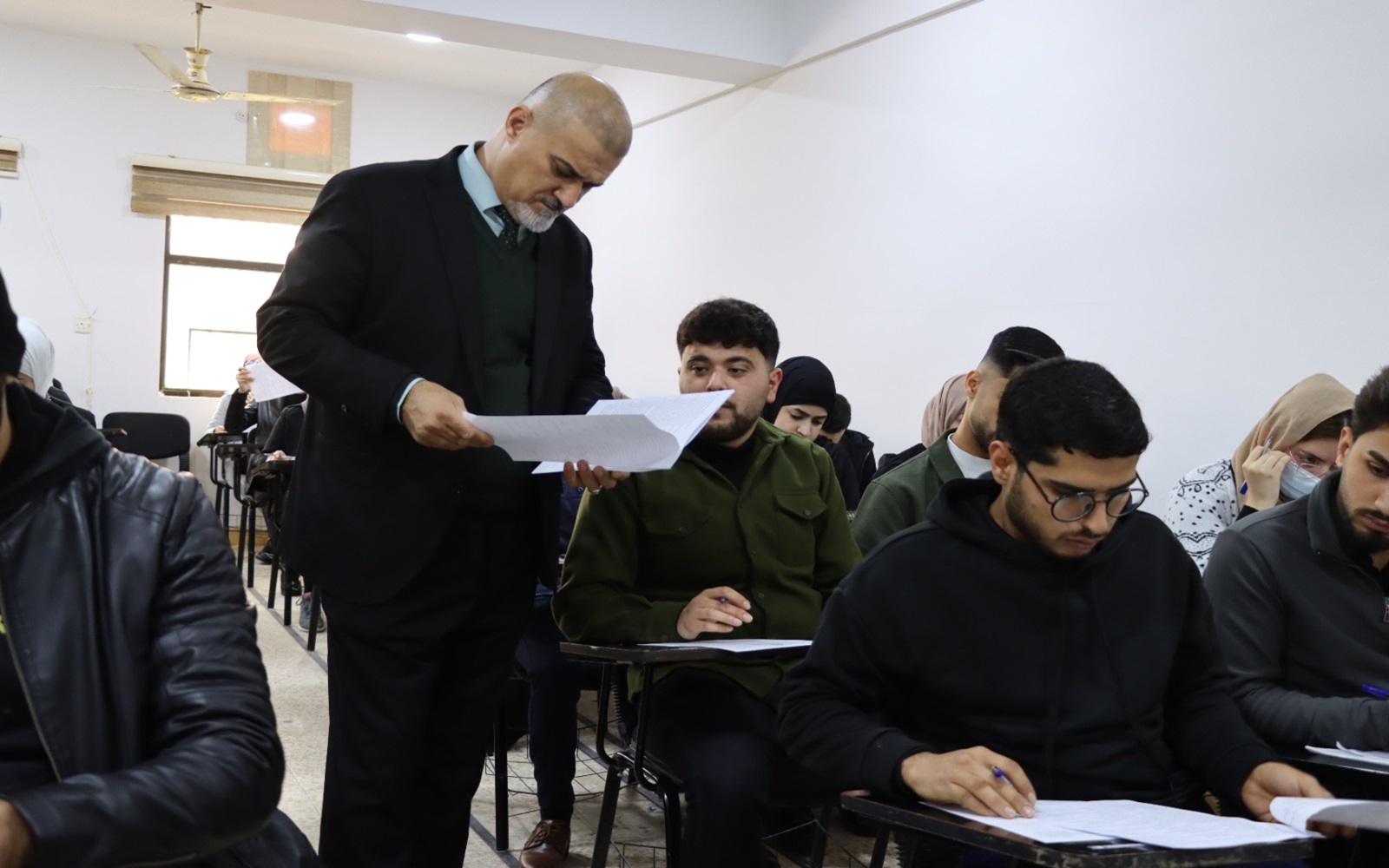 انطلاق الامتحانات الفصلية لطلبة الدراسات الاولية ( الفصل الدراسي الثاني ) في كلية التمريض