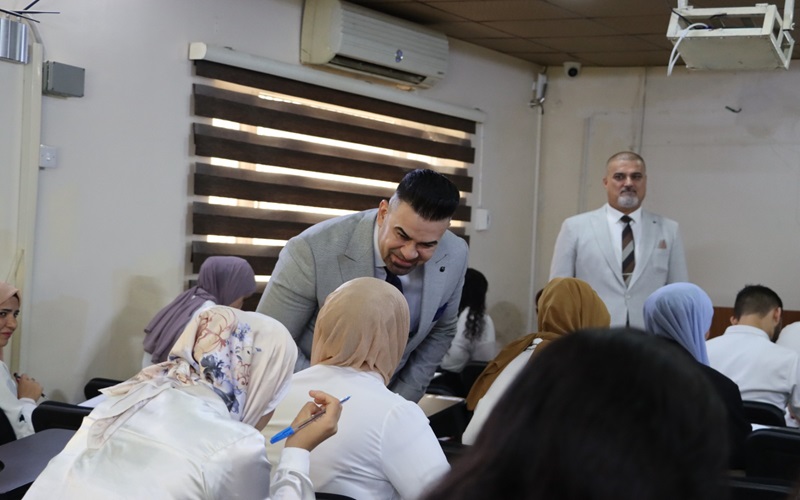 رئيس جامعة كركوك يجري زيارة تفقدية إلى كلية التمريض