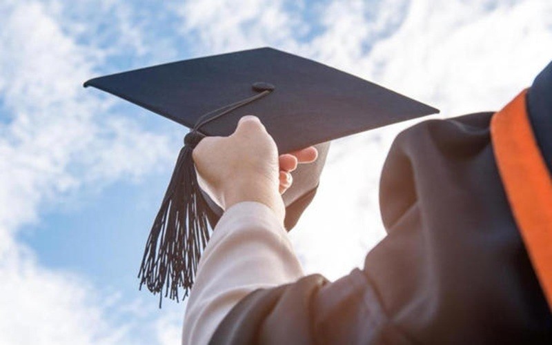 التقديم لشغل المقاعد ...