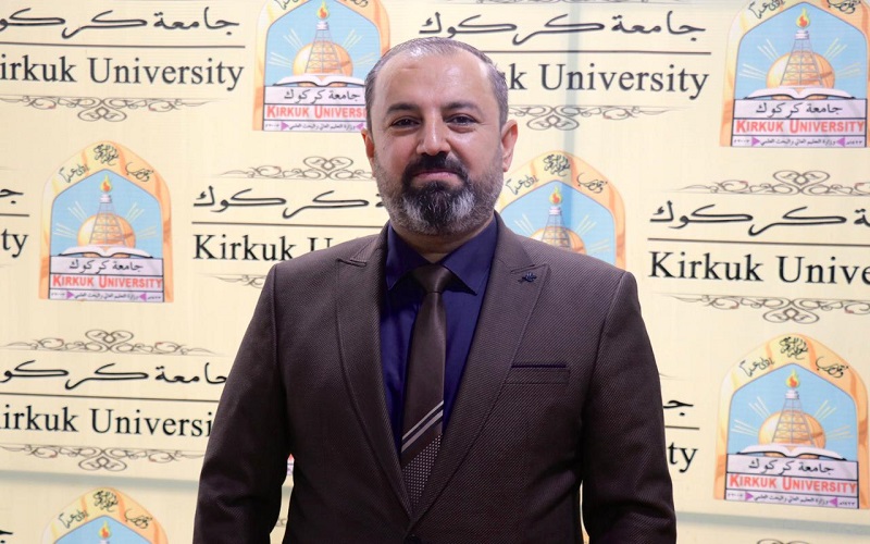 تدريسي يشارك في تأليف كتاب صادر عن دار النشر في لندن