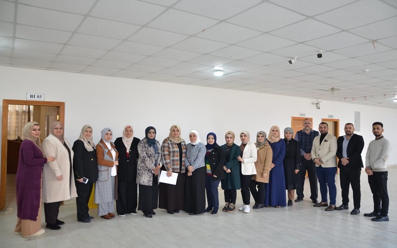 كلية العلوم بجامعة كركوك تقيم حلقة نقاشية عن البكتريا المنتقلة عن طريق الهاتف النقال