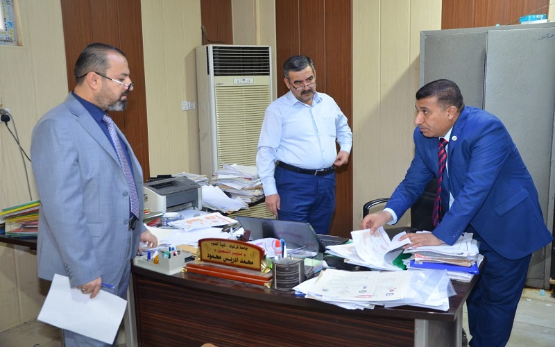 عميد كلية العلوم/ جامعة كركوك يتفقد سيرعملية تسجيل الطلبة الجدد 