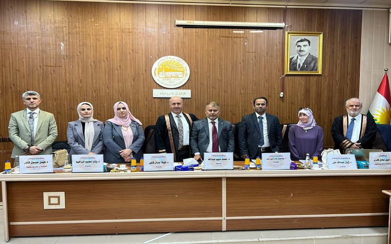  A Teaching Staff examines a PhD Student at Salahaddin University in Erbil