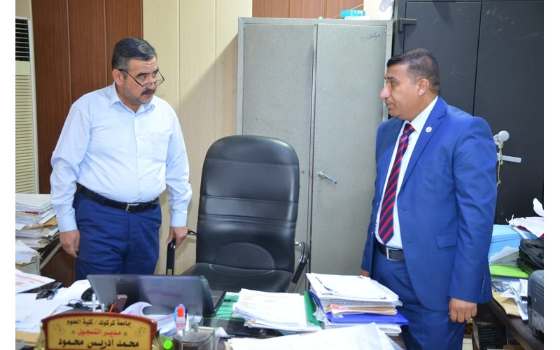 عميد كلية العلوم / جامعة كركوك يتفقد شعبة التسجيل وشؤون الطلبة