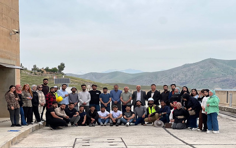 بدء الكورس العمل الحقلي لطلبة الجيولوجيا التطبيقية في كلية العلوم