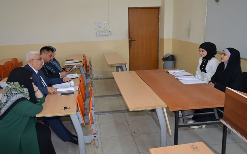 جانب من مناقشة مشاريع التخرج في كلية العلوم / قسم الرياضيات