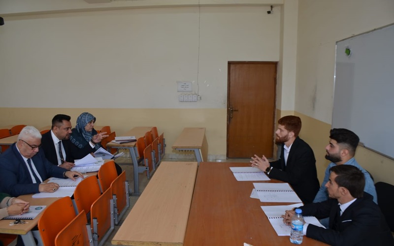 جانب من مناقشة مشاريع التخرج في كلية العلوم / قسم الرياضيات