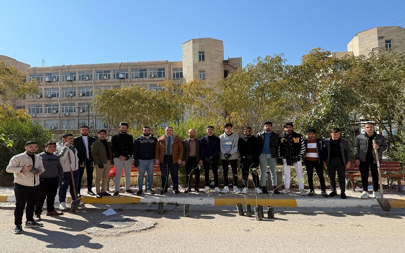 حملة تطوعية كلية العلوم جامعة كركوك استناداً الى توجيهات رئيس فريق العمل التطوعي الاستاذ الدكتور عبد الله علي محمد تميم