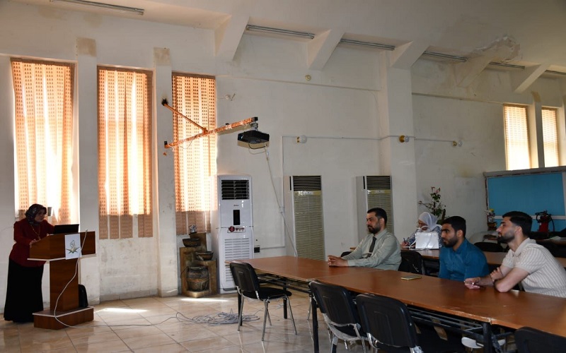 ورشة علمية لطلبة الدراسات العليا 