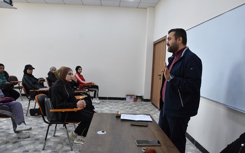 كلية التربية البدنية وعلوم الرياضة تنظم ورشة عمل عن دور إعداد المدربين في مجال الصحة والسلامة