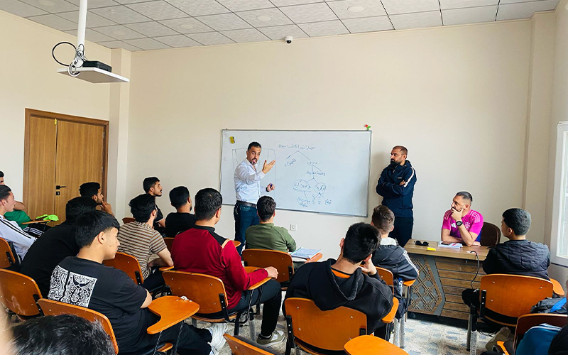 كلية التربية البدنية وعلوم الرياضة تنظم ورشة عمل عن طرق الدفاع وأنواعه بكرة السلة