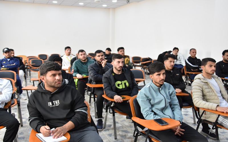 كلية التربية البدنية وعلوم الرياضة تقيم ندوة علمية حول قانون انضباط موظفي الدولة