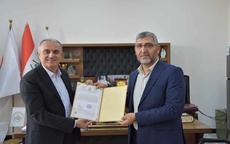 عمادة كلية التربية البدنية وعلوم الرياضة تبارك تدريسي لحصوله على الترقية العلمية