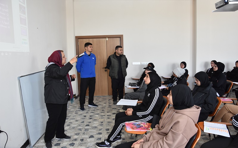 كلية التربية البدنية وعلوم الرياضة تنظم ورشة عمل علمية عن اساليب التدريس الحديثة 