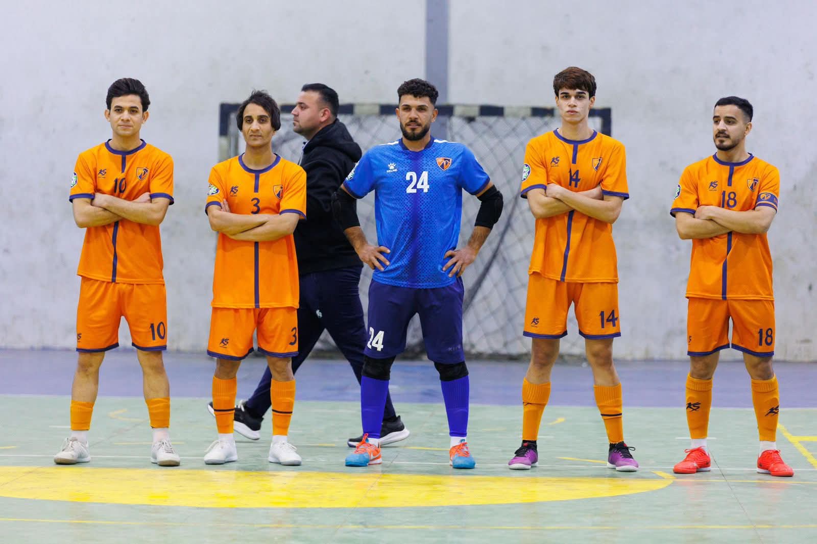 لقطة من المباراة 6