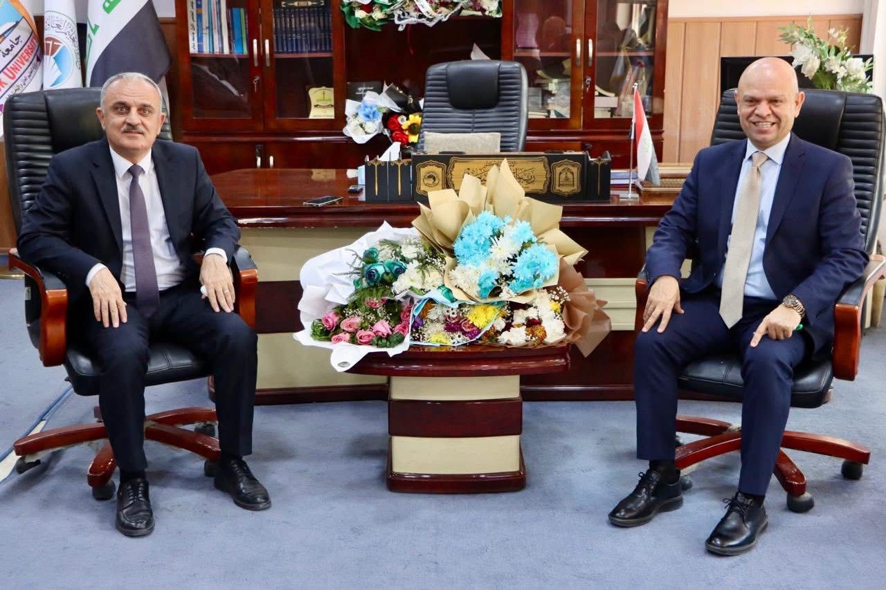 عميد كلية التربية البدنية وعلوم الرياضة برفقة اعضاء مجلس الكلية يهنئون مساعد رئيس جامعة كركوك للشؤون الإدارية بمناسبة تسنمه المنصب