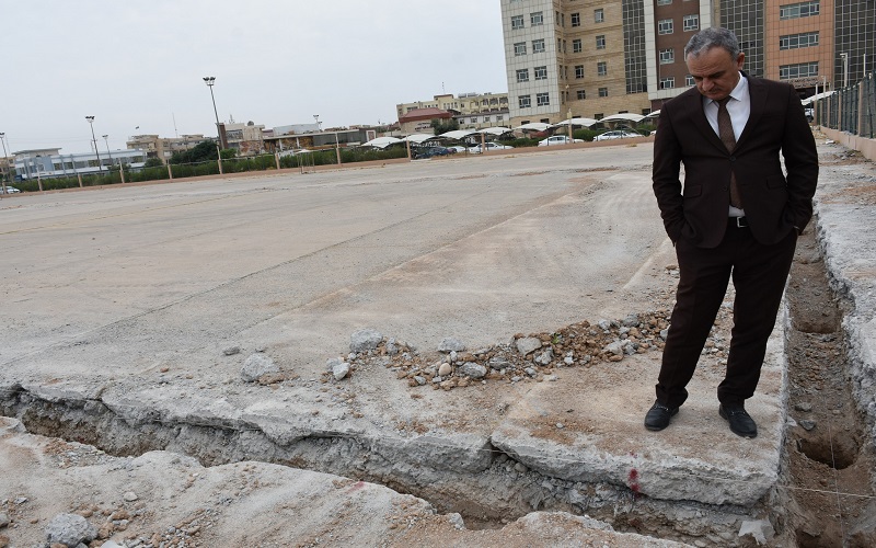 عميد كلية التربية البدنية وعلوم الرياضة يتفقد سير عمل الملاعب ونسب الانجاز في مبنى الكلية الجديد