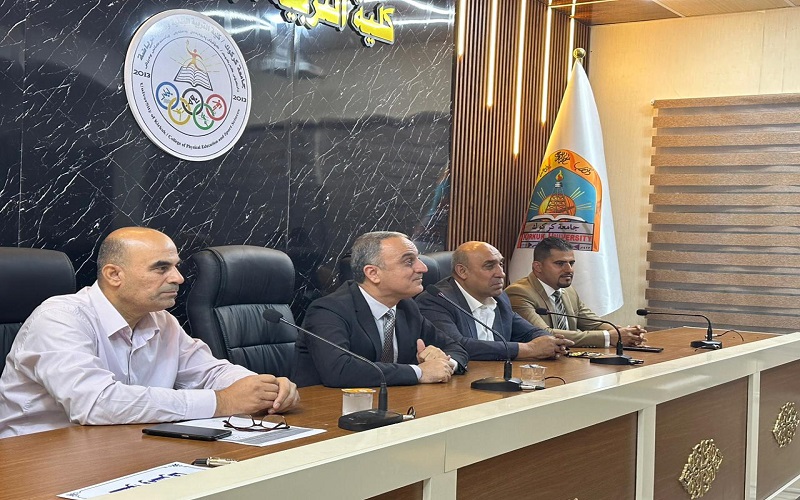 عميد كلية التربية البدنية وعلوم الرياضة يجري لقاءً مع طلاب المرحلة الاولى 