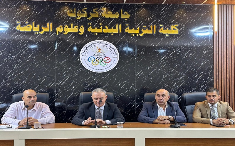 عميد كلية التربية البدنية وعلوم الرياضة يجري لقاءً مع طلاب المرحلة الاولى 